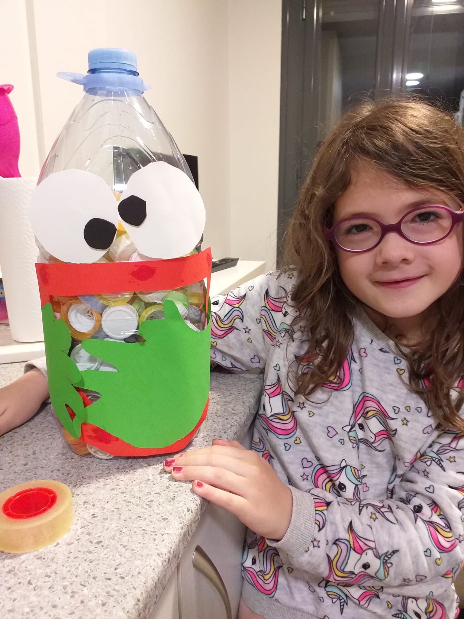 LOS ALUMNOS DE SEGUNDO HAN FABRICADO TRAGABOLAS Y OTRAS MANUALIDADES DIVERTIDAS CON MATERIAL RECICLABLE Infante Don Felipe